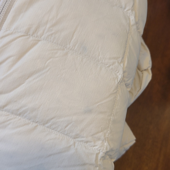 Columbia Medium Women's Cream Puffer Vest Down Filled NWT - Picture 15 of 16